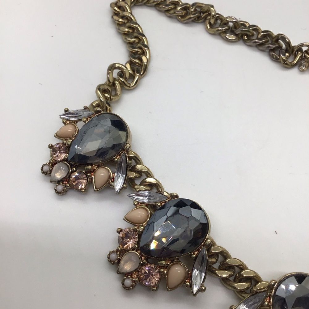 Express Statement Necklace - Picture 7 of 10
